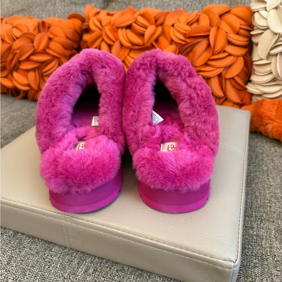 ❣️🆕UGG Disquette Platform Slippers in Dark Peony❣️ - Picture 6 of 9